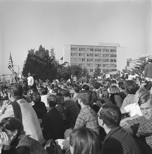 Crowd at Oxford and Addison during march to UC Regent's meeting