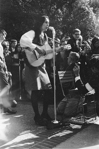 Joan Baez singing in front of Sproul Hall